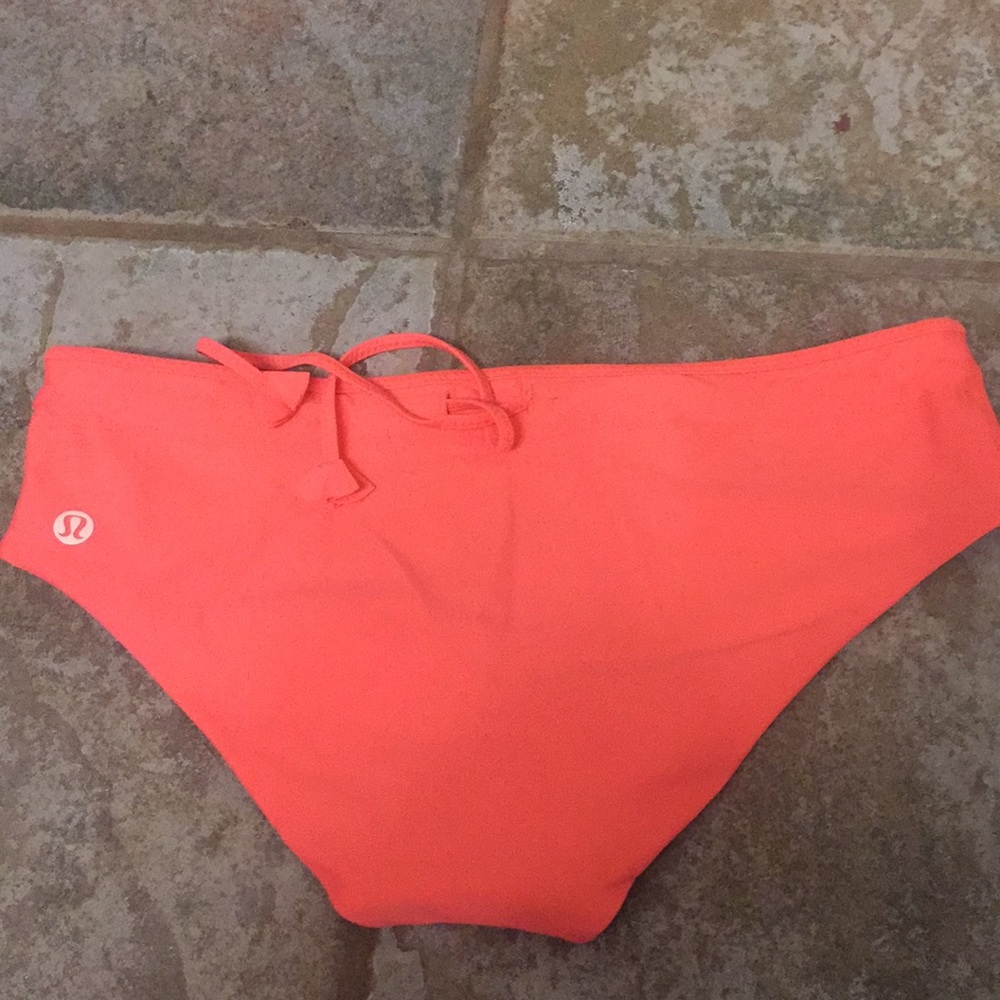 Reversible lululemon cheeky bikini bottoms.  NWOT